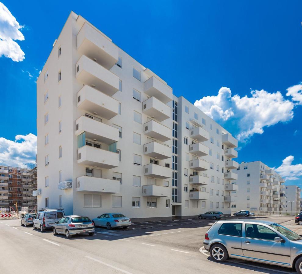 Tanja Modern Apartment With Balcony And Parking Garage Ζαντάρ Εξωτερικό φωτογραφία
